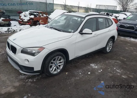 2015 BMW X1 xDrive28I z USA, uszkodzony, nr VIN WBAVL1C51FVY34670